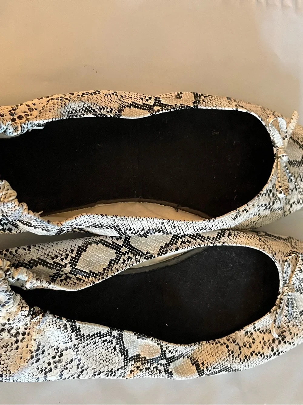 Snake-Print Foldover shoes White & Black